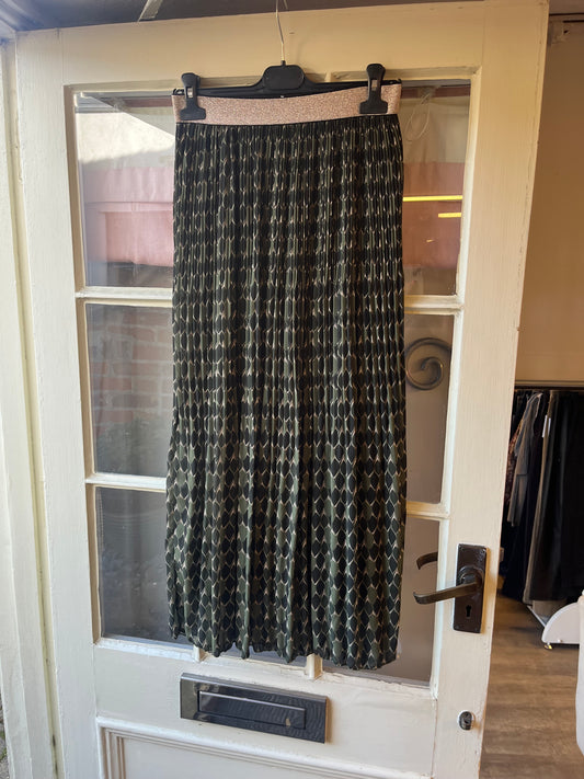 Linen pleated skirt
