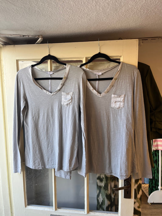 Thin 3 Button Top