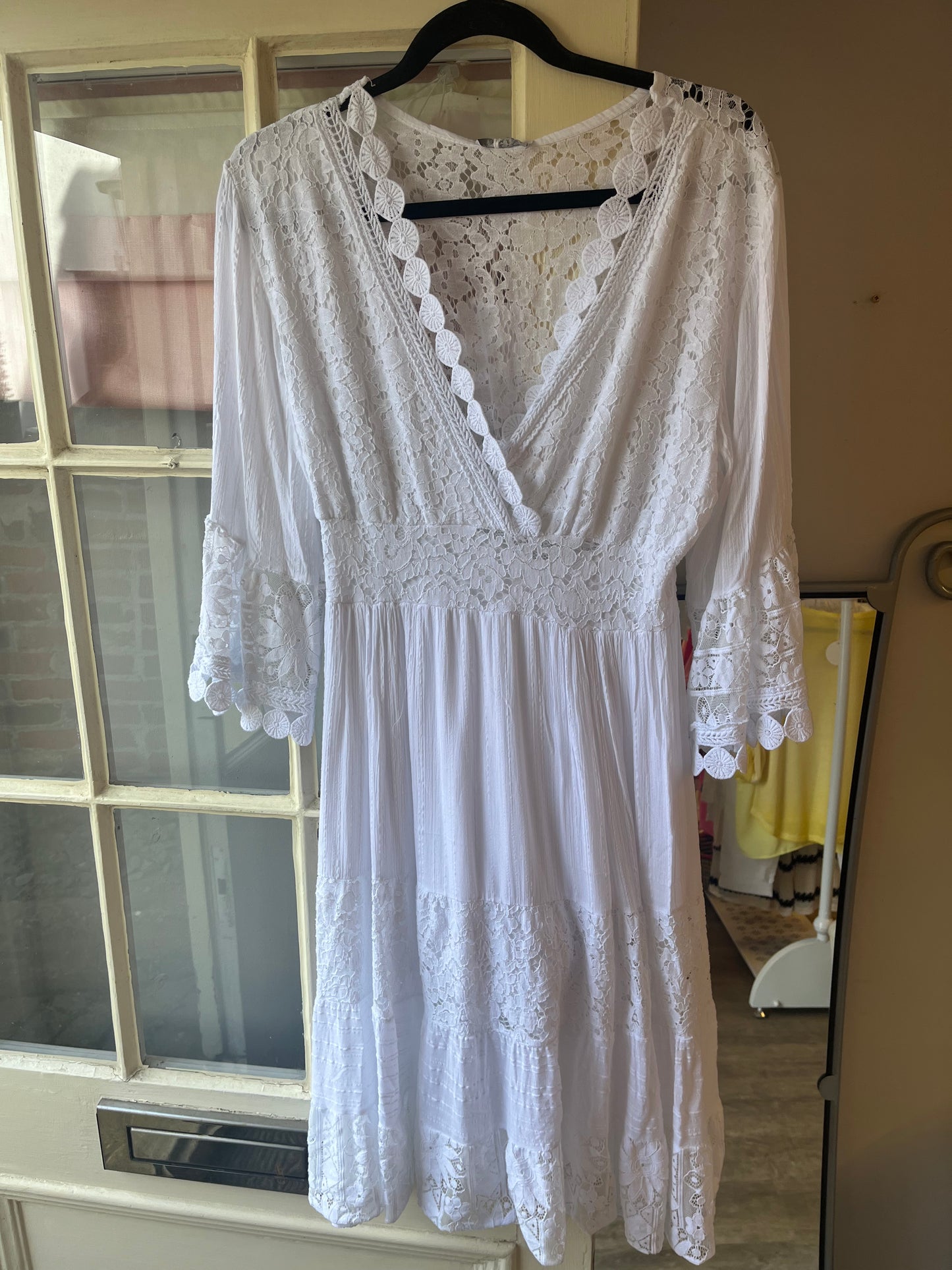 Short Lace Dresses